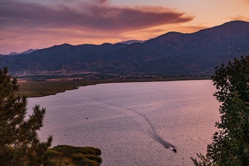 Zarivar Lake